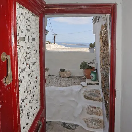 Artistic Cycladic House Hébergement de vacances Áno Sýros