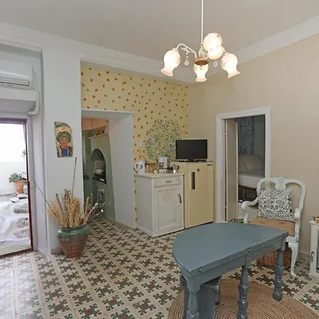 Artistic Cycladic House Hébergement de vacances *