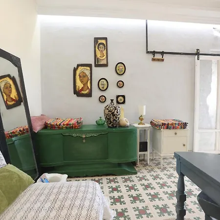 Artistic Cycladic House Hébergement de vacances Áno Sýros